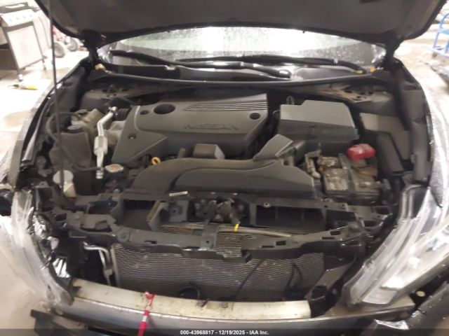 Nissan Altima Image 10