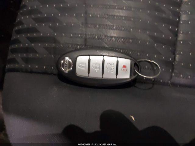 Nissan Altima Image 12