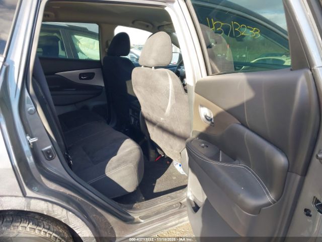 Nissan Murano S Intelligent Awd Image 16