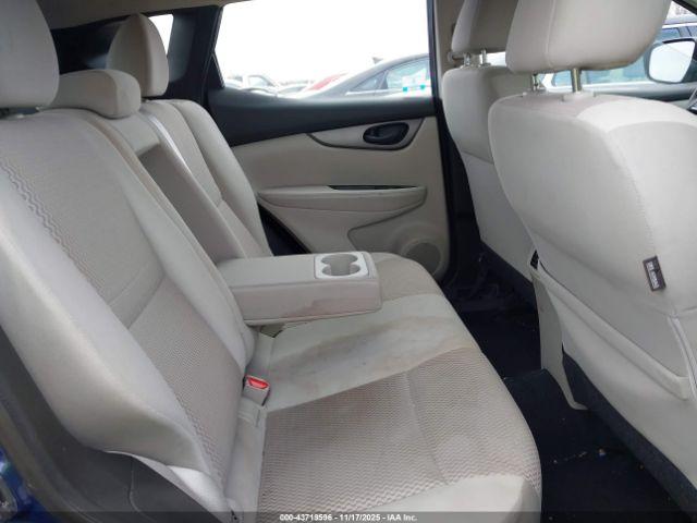 Nissan Rogue S Image 3