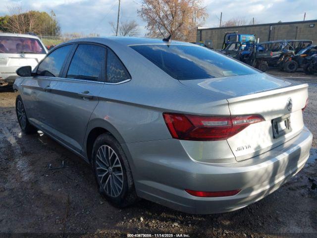 Volkswagen Jetta Image 9