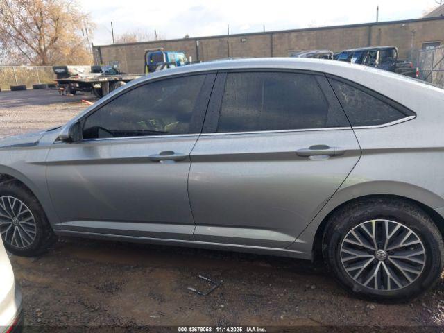 Volkswagen Jetta Image 17