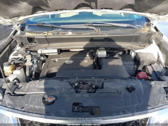 Nissan Pathfinder S Image 2