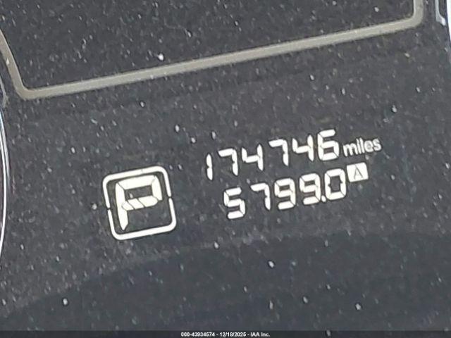 Nissan Pathfinder S Image 11