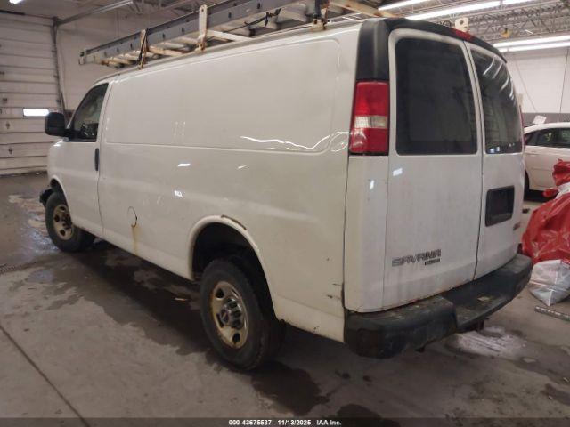 GMC Savana Work Van Image 4