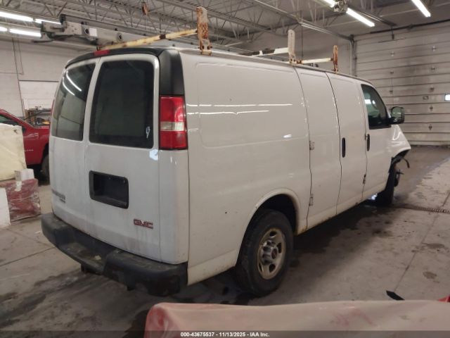 GMC Savana Work Van Image 9