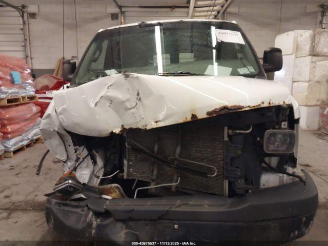 GMC Savana Work Van Image 13