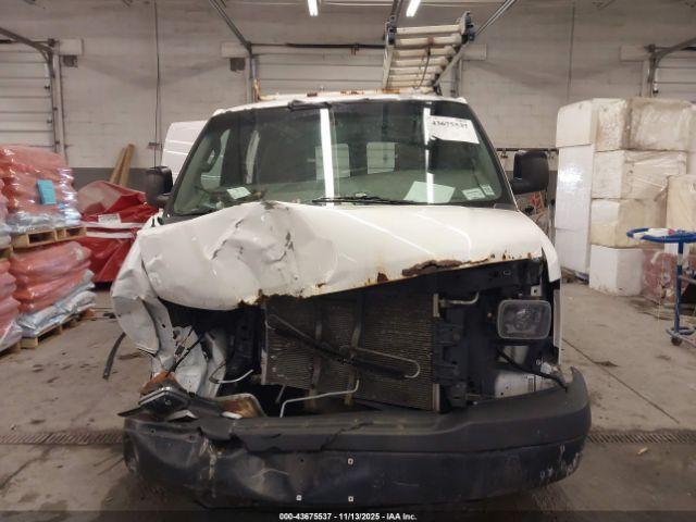 GMC Savana Work Van Image 5