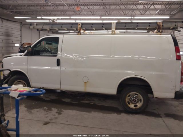 GMC Savana Work Van Image 12