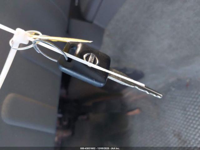 Nissan Frontier S Image 9