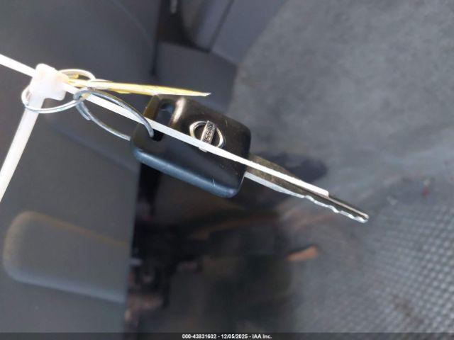 Nissan Frontier S Image 9