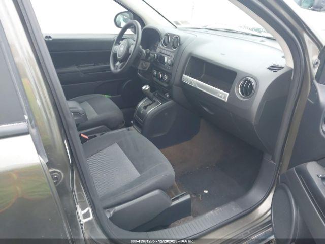 Jeep Compass Sport Image 9