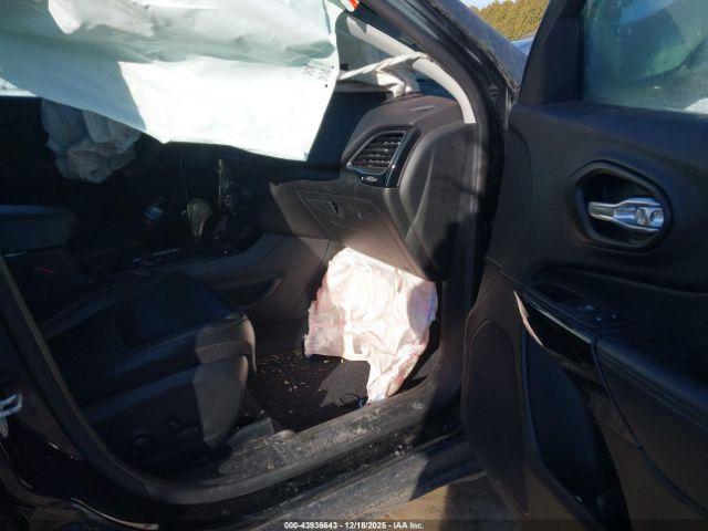 Jeep Cherokee Altitude Lux 4x4 Image 3