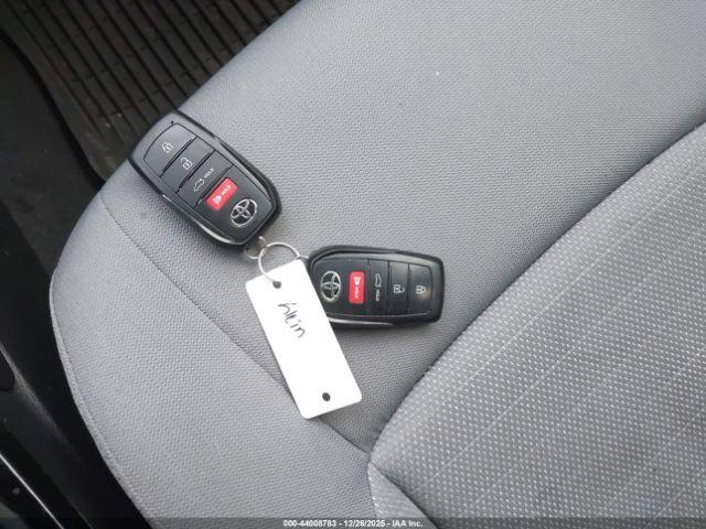 Toyota Corolla Hybrid Se Image 12