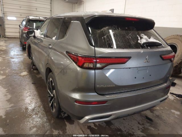 Mitsubishi Outlander Image 4