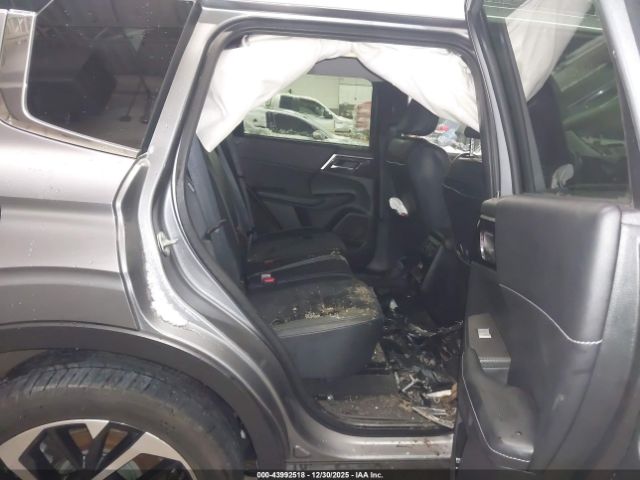 Mitsubishi Outlander Image 12