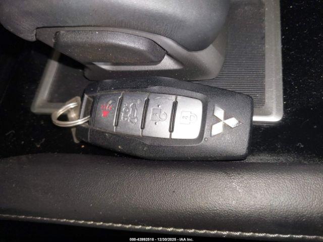 Mitsubishi Outlander Image 7