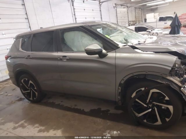 Mitsubishi Outlander Image 14
