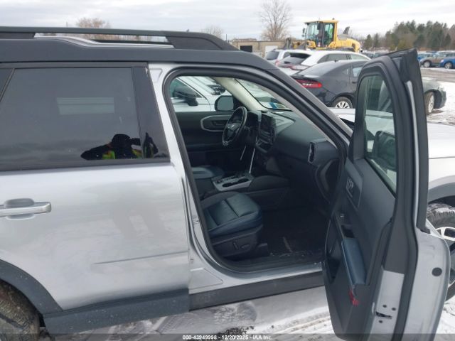 Ford Bronco Outer Banks Image 3