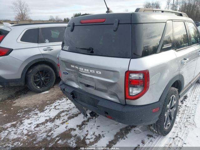 Ford Bronco Outer Banks Image 13