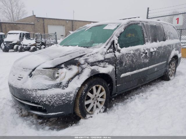 Chrysler Town & Country Touring-l Image 5