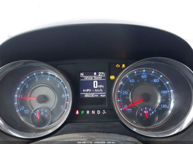 Chrysler Town & Country Touring-l Image 11