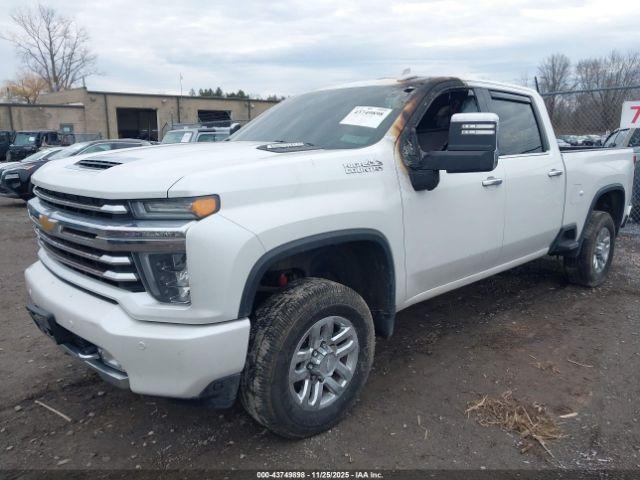  Salvage Chevrolet Silverado 2500