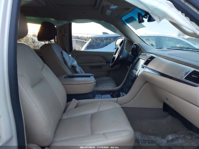 Cadillac Escalade Luxury Image 5