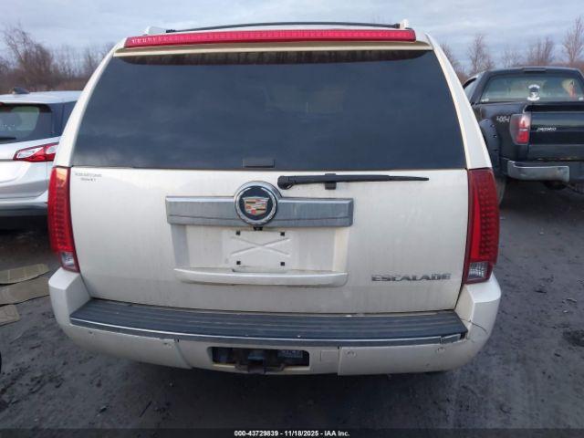 Cadillac Escalade Luxury Image 16