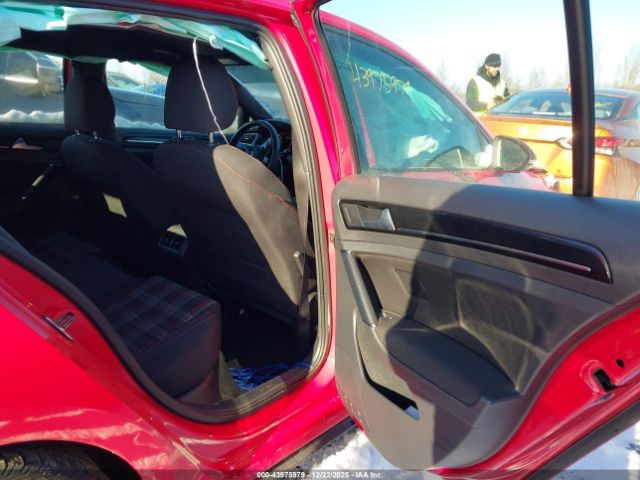 Volkswagen Golf Image 11