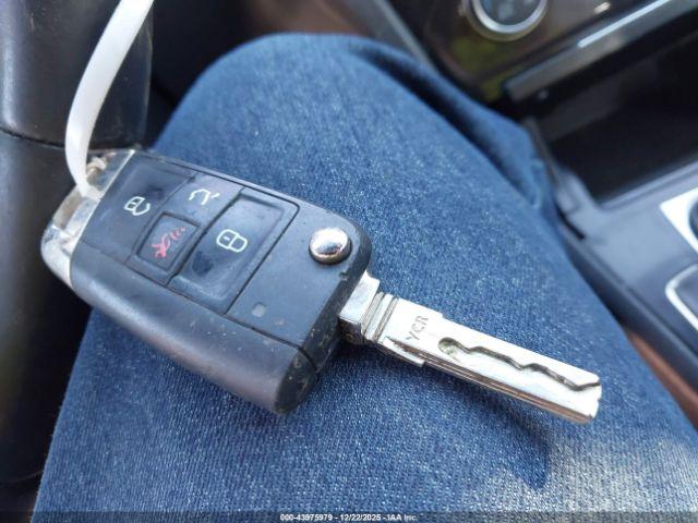 Volkswagen Golf Image 13