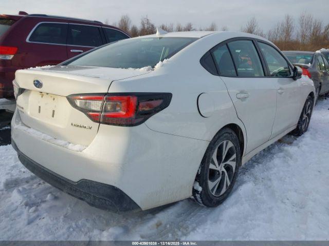 Subaru Legacy Premium Image 3