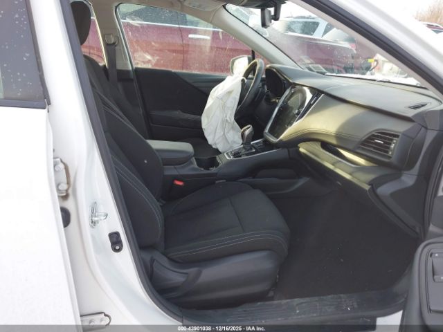 Subaru Legacy Premium Image 6