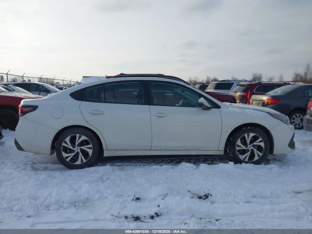 Subaru Legacy Premium Image 17