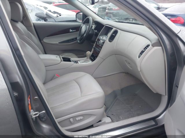 INFINITI Ex Journey Image 9