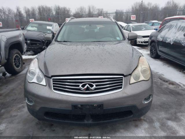 INFINITI Ex Journey Image 10