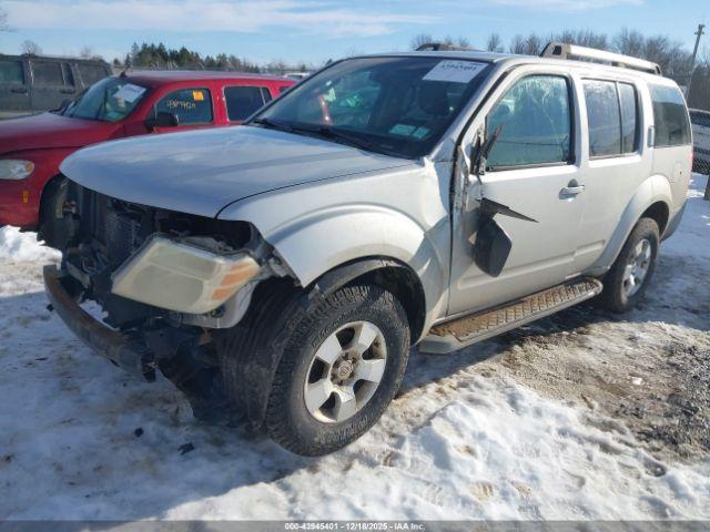 Nissan Pathfinder S Image 5