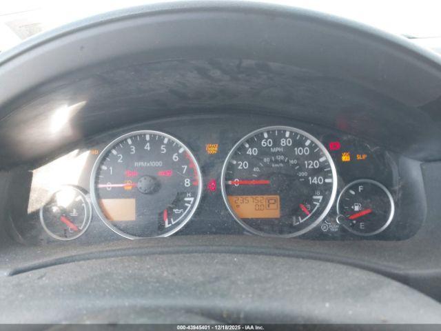 Nissan Pathfinder S Image 2