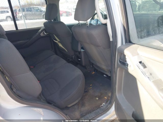 Nissan Pathfinder S Image 6