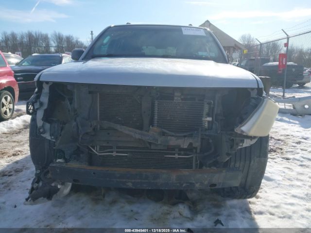 Nissan Pathfinder S Image 8