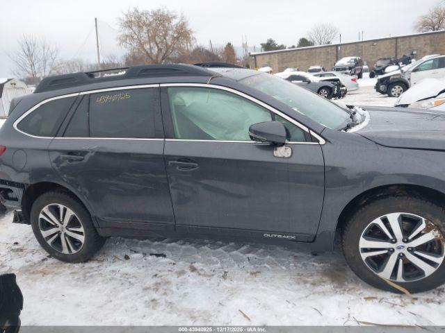 Subaru Outback 2.5i Limited Image 16