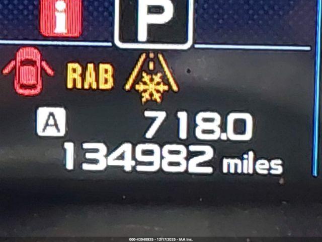 Subaru Outback 2.5i Limited Image 12