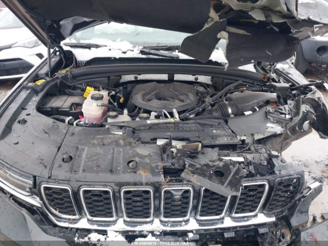 Jeep Grand Cherokee Image 12