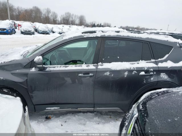 Toyota RAV4 Adventure Image 2