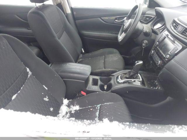 Nissan Rogue S Image 2