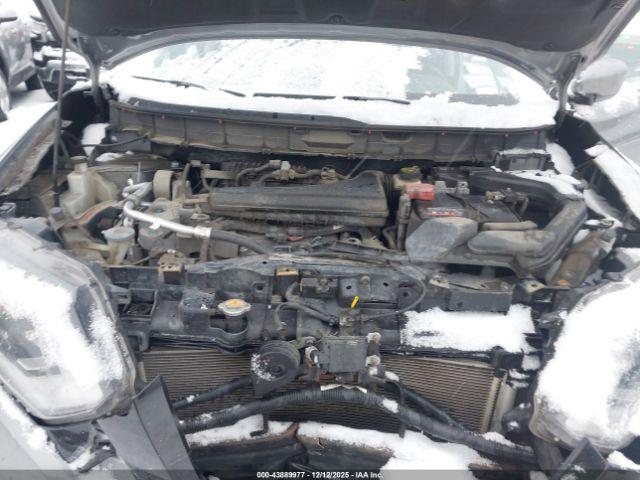 Nissan Rogue S Image 7