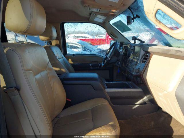 Ford F-350 Lariat Image 4