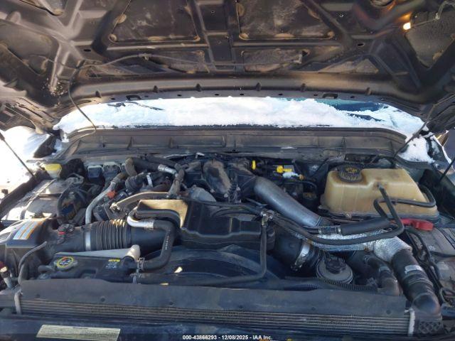 Ford F-350 Lariat Image 8