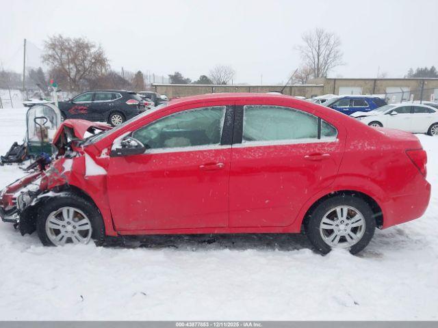 Chevrolet Sonic Lt Auto Image 12