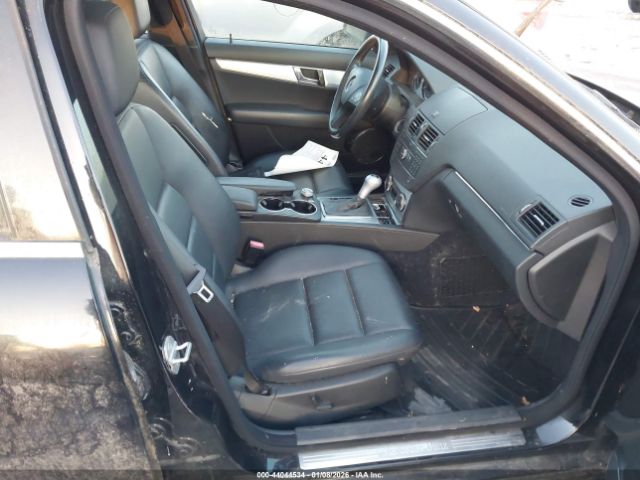 Mercedes-Benz C-Class Image 6